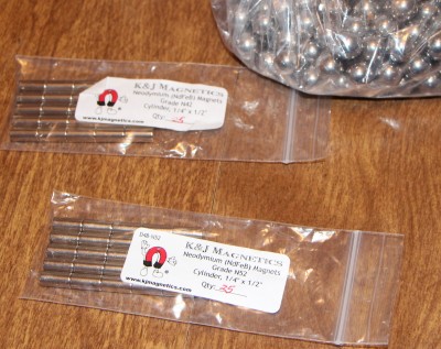 Magnets&balls.jpg (2.03 MiB) Viewed 13086 times New Toys