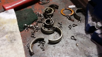 20140402_084652.jpg (4.43 MiB) Viewed 43198 times Tore apart a few 6206 bearings to get the sweet sweet 3/8" balls within.