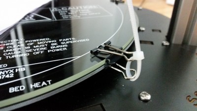 Here I've managed to stop the binder clips from vibrating by adding a tiny bit of tension.
